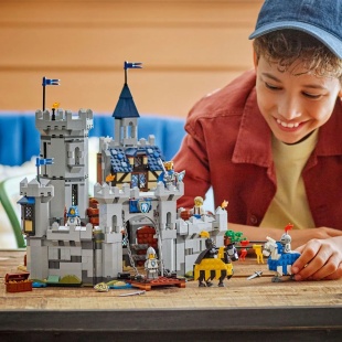 LEGO CREATOR CASTEL MEDIEVAL CU CAI SI CAVALERI 31168 - Img 5