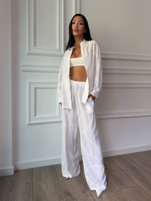Compleu JOSEPHINE, alb, cu cămașă și pantaloni cu detalii decorative
