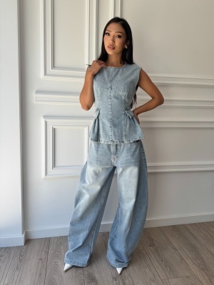 Compleu OLIWIA din denim, albastru deschis, cu top cambrat și pantaloni wide leg