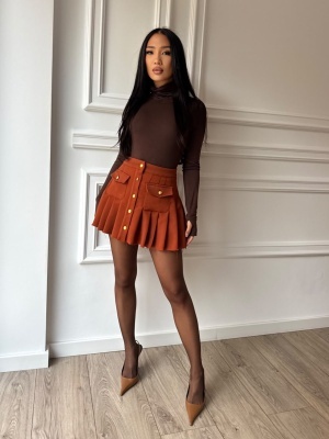Fustă mini plisată neagră EMILY, caramiziu, cu buzunare și nasturi decorativi - Img 2
