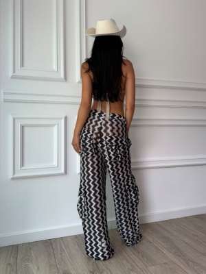 Pantaloni LUCILE din plasă croșetată cu model zig-zag și buzunare cargo - Img 2