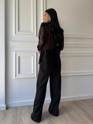 Compleu elegant NOIR LACE, cămașă cu rever tip sacou, inserții din dantelă și pantaloni lungi - Img 2