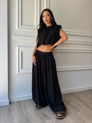 Compleu MAELLE, negru, cu top drapat și pantaloni palazzo