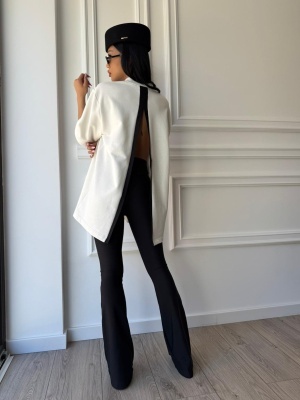 Tricou KASSANDRA, alb, tip oversized, cu spate decupat și bandă contrastantă