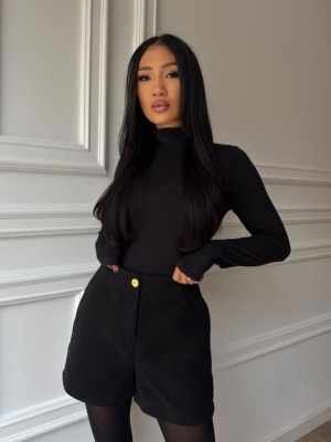 Pantaloni scurți DAISY, negri, cu talie înaltă și croială elegantă