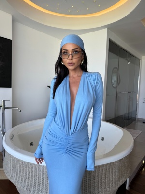 Rochie NOIRA, bleu, maxi, cu decolteu adânc și croială mulată - Img 3