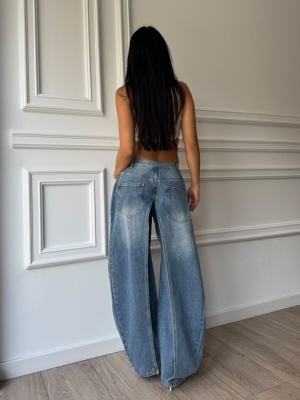 Blugi LYDIA, bleu deschis, cu croială largă și suprapunere decorativă în partea frontală - Img 3