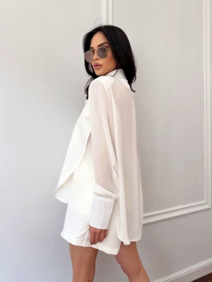 Compleu elegant NOOR, din material Barbie și voal, cu cămașă vaporoasă și pantaloni scurți alb ivoire - Img 2