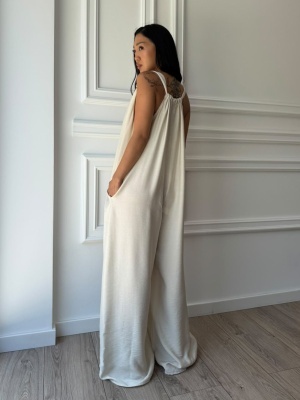 Salopetă AMARA, ivory, maxi, cu accesoriu decorativ și croială amplă - Img 2