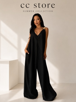 Salopetă AMARA, neagra, maxi, cu accesoriu decorativ și croială amplă - Img 2