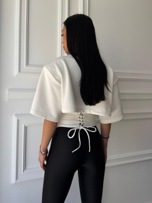 Tricou chic BRIGITA, alb, croială asimetrică și talie evidențiată, cu șnur reglabil la spate - Img 2