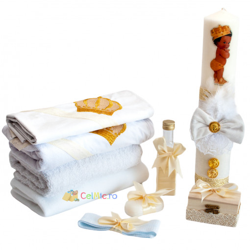 Set Botez, Lumanare cu aplicatii din pene, funda, banuti aurii si Bebe Print imprimat si Trusou 7 piese - Coroana de print Crem - SPB-43