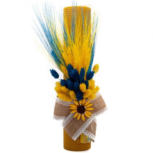 Lumanare botez din ceara naturala cu flori uscate si spice de grau galben-albastre, 35x5 cm- LPB-193