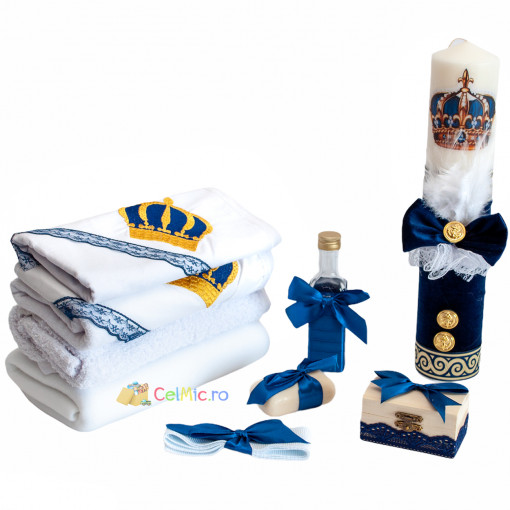 Set Botez, Lumanare cu aplicatii din pene, funda si banuti aurii si Trusou 7 piese - Coroana de print Bleumarin - SPB-41