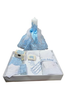 Set botez complet personalizabil pentru băiețel Blue Royal Lace | Lumânare decorată și trusou 7 piese | Dantelă bleu elegantă