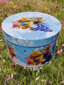 Cutie trusou botez colorata, 30x30 cm, Winnie si prietenii, Albastru - CPT-56