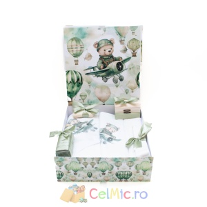 Trusou botez personalizat cu 8 piese - Ursulet zburator, Verde - SPB-114