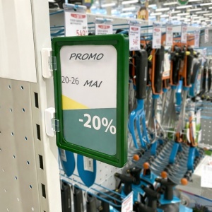 Rama afisaj A6 din plastic ABS, culoare verde, utilizata pentru afisarea promotiilor la raft in magazin
