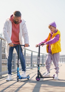Lionelo Whizz – trotinet Black Carbon Yellow - Img 2