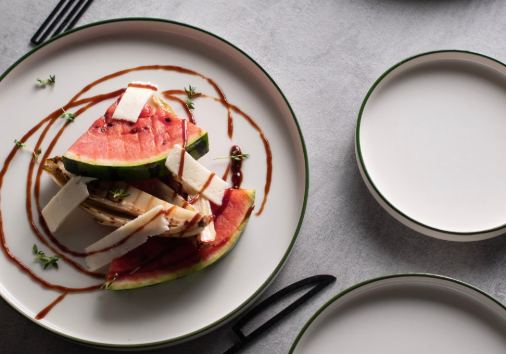 Cum combinam farfuriile de aperitiv cu restul veselei din restaurant?