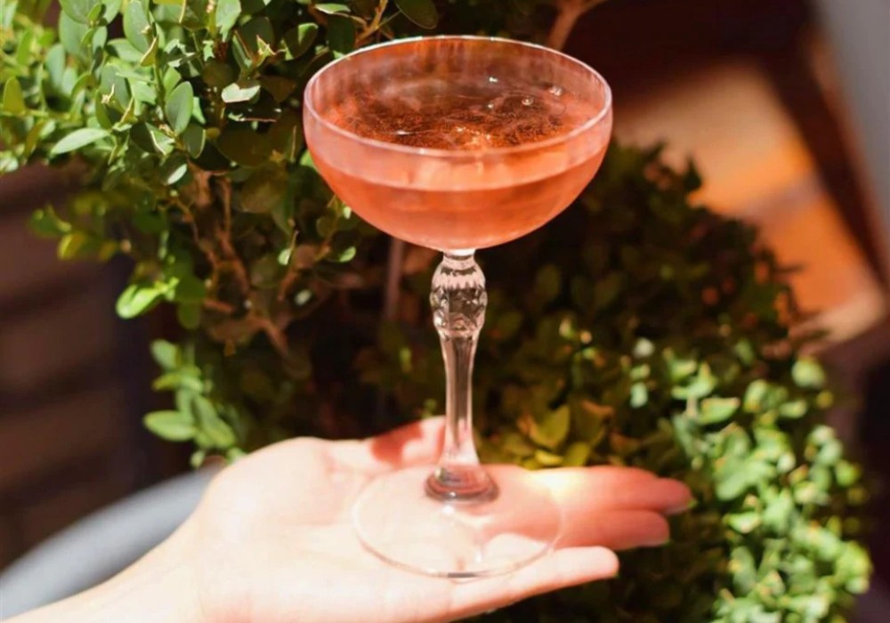 Pahare Cocktail: Aspect practic vs. aspect estetic