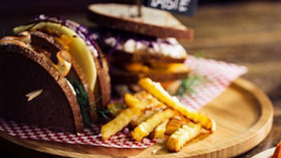 Moduri creative in care poti folosi platourile din lemn in restaurantul tau