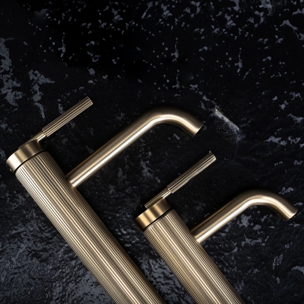 Baterie pentru baie REA Argon Low, Design Elegant, Culoare Gold Brush - Img 2