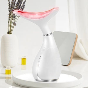 Dispozitiv Facial 3 in 1 pentru Hidratare, Eliminarea Ridurilor si Regenerarea Pielii, Actiune Tripla cu Lumina Led, Functie Thermo si Vibratie, pentru Fata, Gat, Decolteu si Maini - Img 7