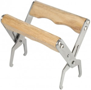 Pinza per apicoltura per il sollevamento di telaini in acciaio inox con manico in legno
