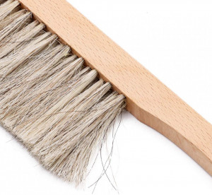 Spazzola per api con 1 fila di peli naturali con pelo scuro e manico in legno