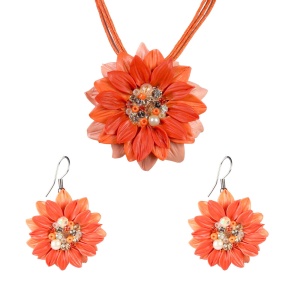 Set handmade cu cercei lungi cu cristale, model 31