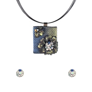 Set handmade cu cercei bobite cu cristale, model 63