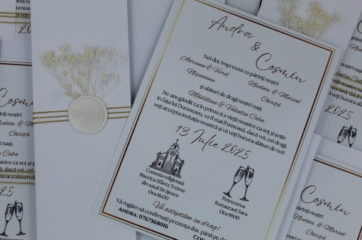 Invitație Nuntă "Eleganță Albă cu Accente Aurii și flori"