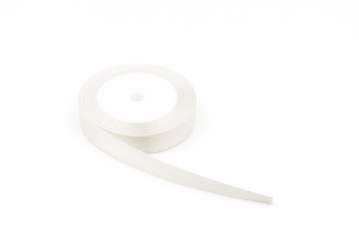 Fundiță Albă Deschis – Satin 1 cm, 100 cm lungime