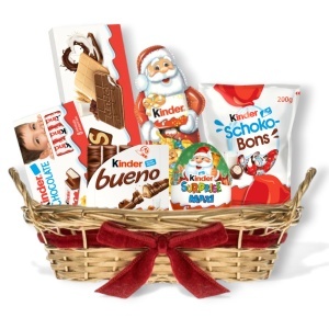 Coș Cadou Kinder Party – Schoko-Bons, Kinder Bueno, Figurine Moș Crăciun și Oua Maxi