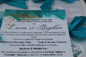 Invitație nuntă cu fontiță și sticker personalizat - Img 4