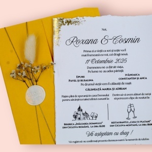 invitatie-galbena-cu-foita-aurie