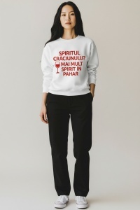 Pulover Crăciun roșu – „Spiritul Crăciunului? Mai mult spirit în pahar” – model amuzant