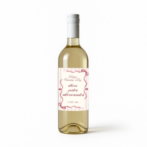 Vin roșu personalizat cu design romantic, ideal pentru Valentine’s Day.