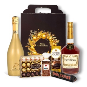 Coș Cadou Premium cu Hennessy, Prosecco Gold și Praline Ferrero – Gift Box Luxury