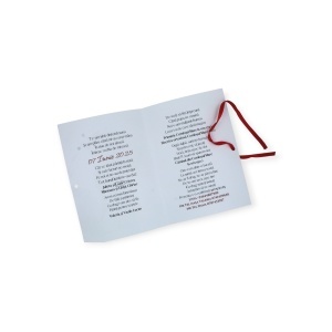model-invitatie-romantica-cu-funda-rosie