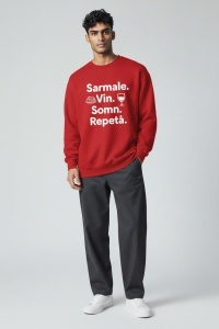 Pulover Crăciun unisex – „Sarmale. Vin. Somn. Repetă.”