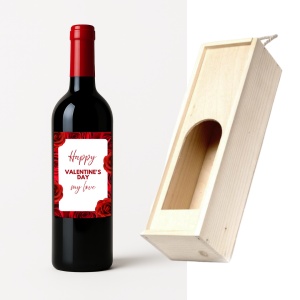 Vin personalizat Valentine’s Day cu design romantic și ambalaj din lemn