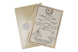 Invitație de nuntă crem ivory cu sigiliu alb și chenar auriu