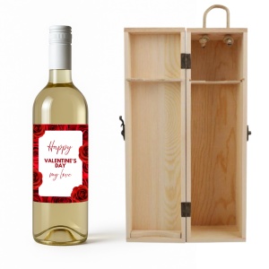 Sticlă de vin personalizată cu mesaj de dragoste și prezentare premium din lemn