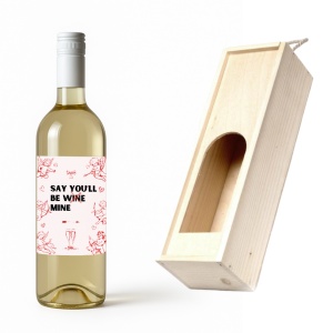 Sticlă de Vin Personalizată Valentine’s Day „Say You’ll Be Wine Mine” cu Cutie din Lemn – Alb, Roșu sau Roze