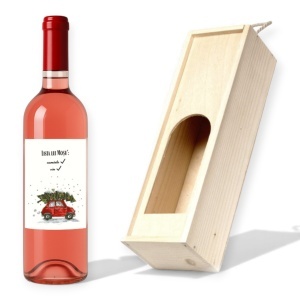 Cadou festiv și funny: sticlă de vin personalizată cu mașina roșie și lista lui Moșu’, în cutie premium din lemn.