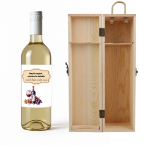 Surprinde-ți nașii cu un cadou deosebit! Vin personalizat cu mesaj special și cutie elegantă din lemn — cadoul perfect pentru oameni de suflet.