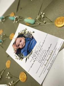 Invitație botez cu flori si sigiliu auriu - Img 4