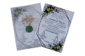 Invitație nuntă cu sigiliu verde smarald și flori
